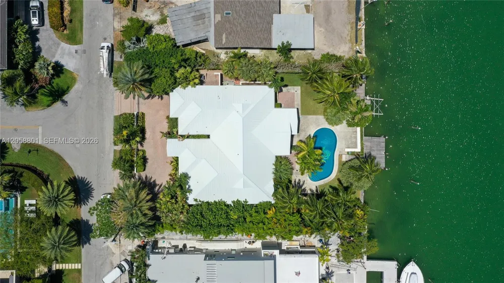 621 Mashta Drive Key Biscayne, FL 33149