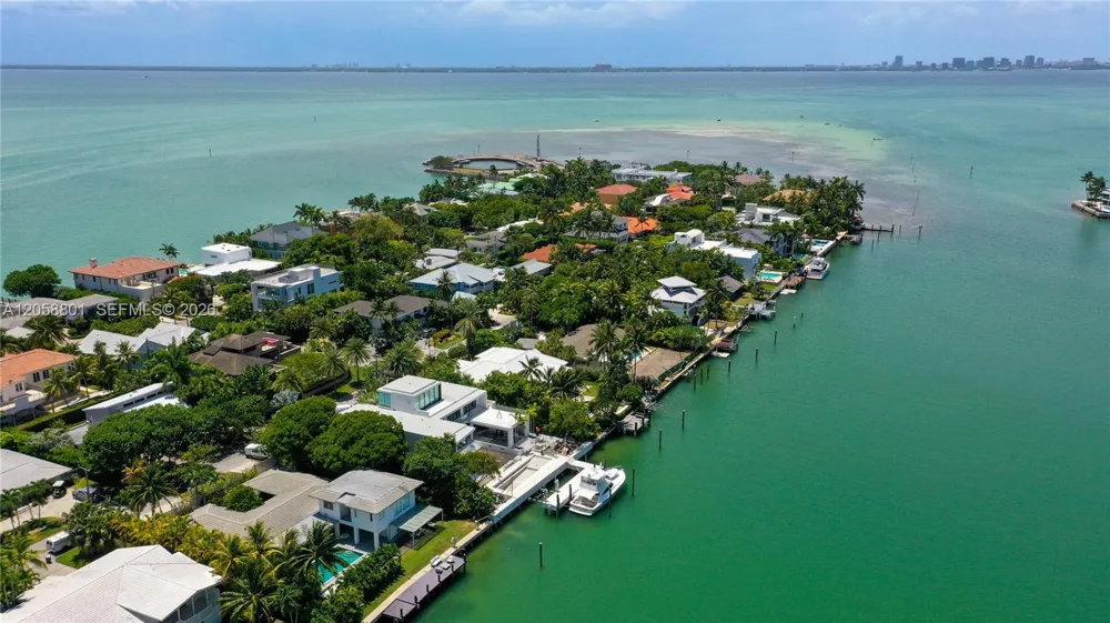 621 Mashta Drive Key Biscayne, FL 33149
