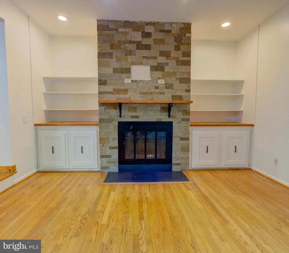 266 NEW MARK ESPLANADE Rockville, MD 20850