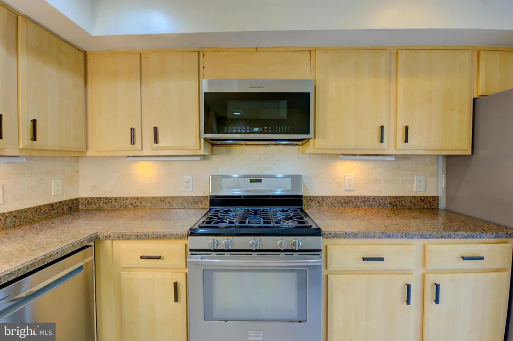 266 NEW MARK ESPLANADE Rockville, MD 20850