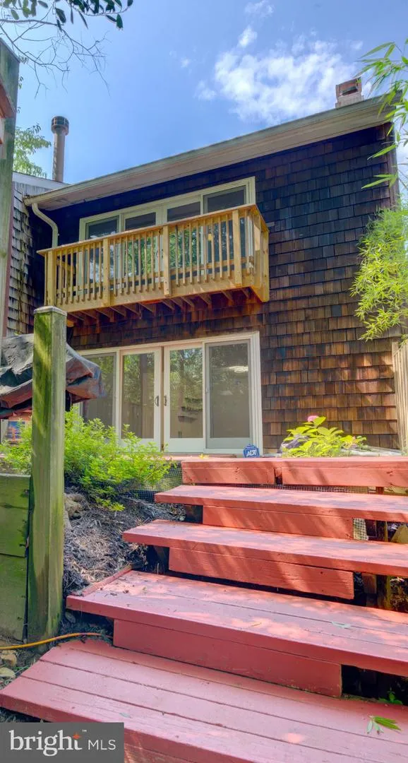 266 NEW MARK ESPLANADE Rockville, MD 20850