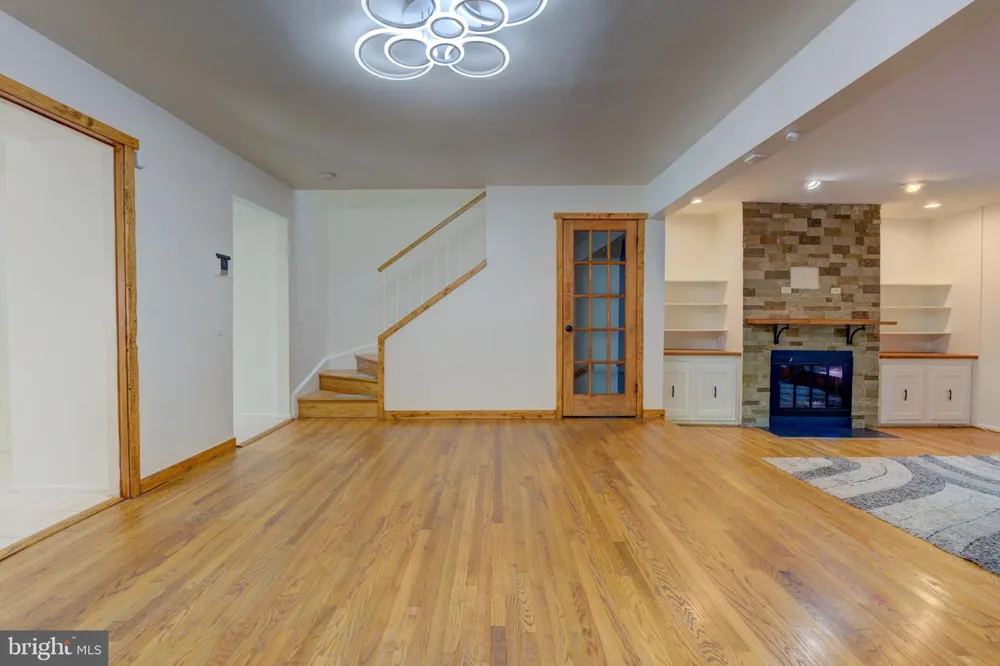 266 NEW MARK ESPLANADE Rockville, MD 20850