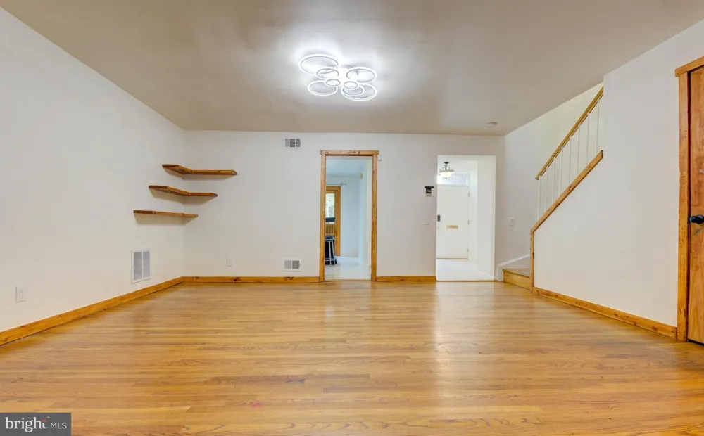 266 NEW MARK ESPLANADE Rockville, MD 20850