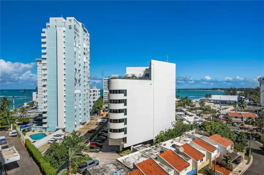 6165 AV. ISLA VERDE #1052 Carolina, PR 00979