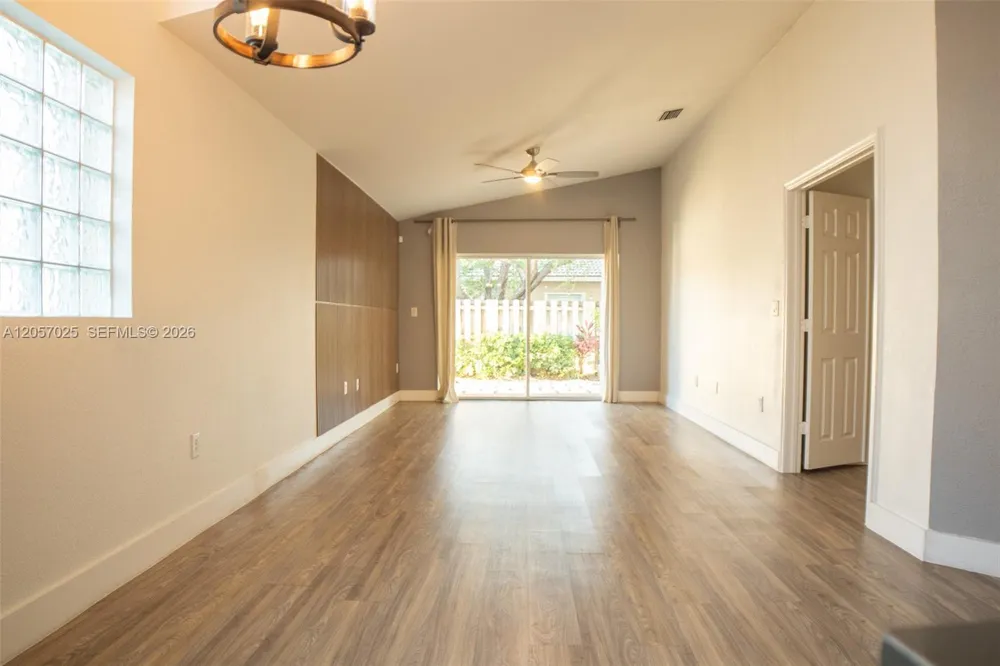 16410 Sapphire Bnd Weston, FL 33331