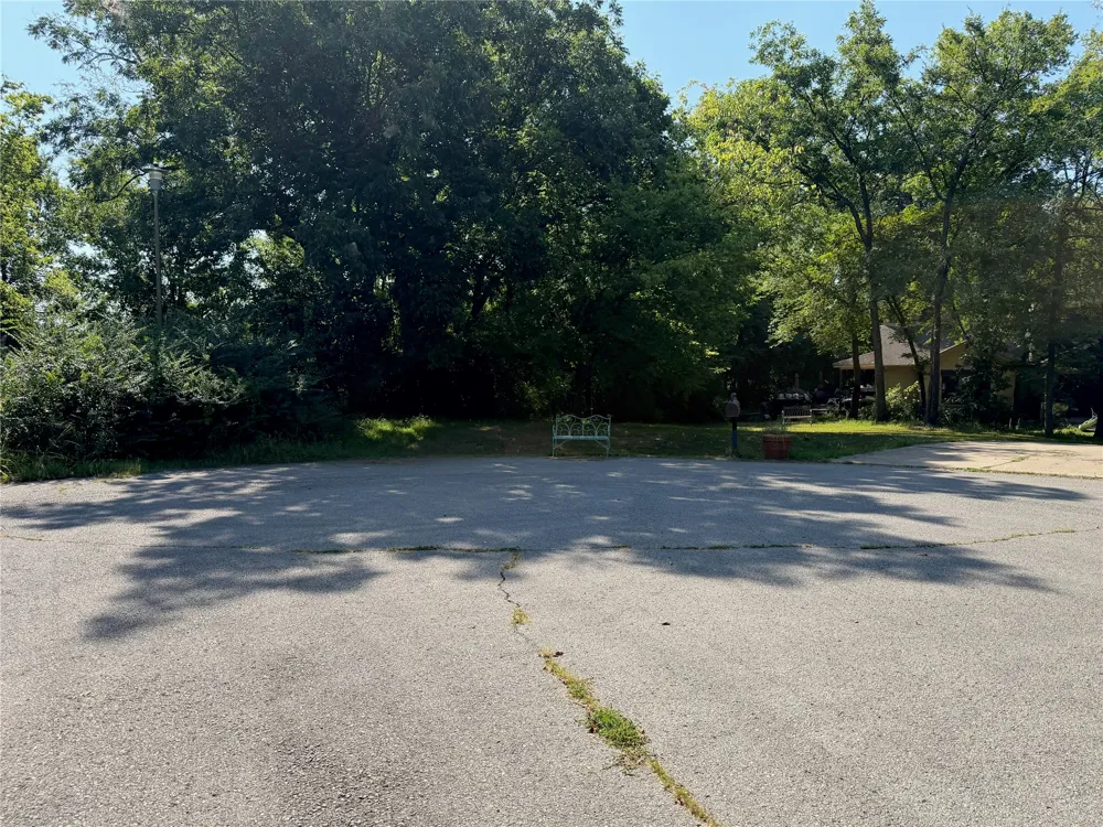 E 112th Court S Coweta, OK 74429
