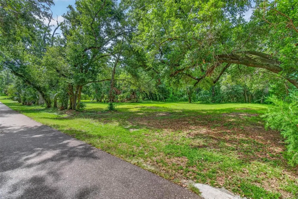 ABBEY LAKE ROAD Clearwater, FL 33759