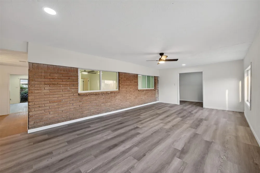 4119 Ebbtide Drive Houston, TX 77045