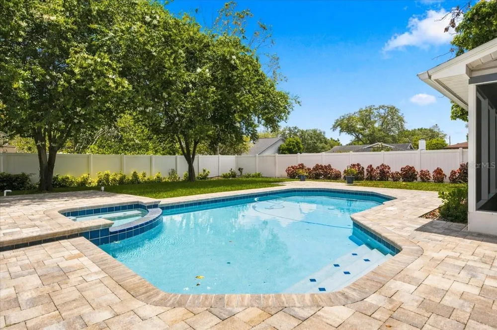 13101 BURNES LAKE DRIVE Tampa, FL 33612