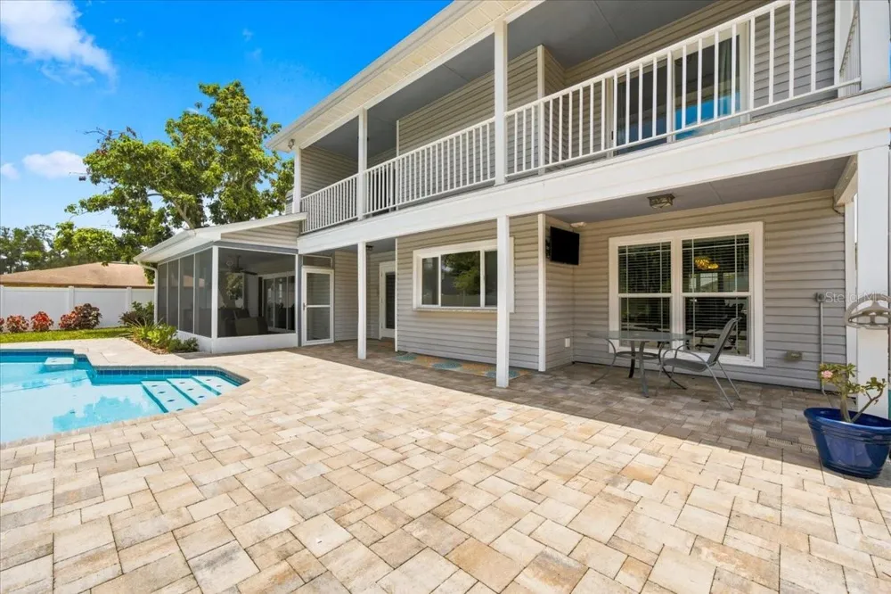 13101 BURNES LAKE DRIVE Tampa, FL 33612