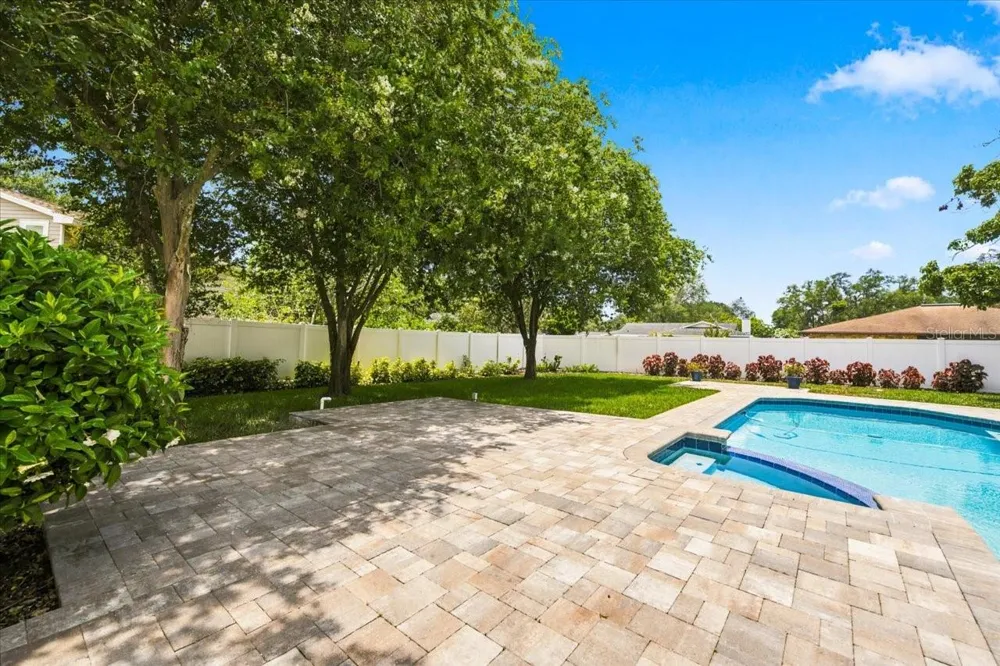 13101 BURNES LAKE DRIVE Tampa, FL 33612