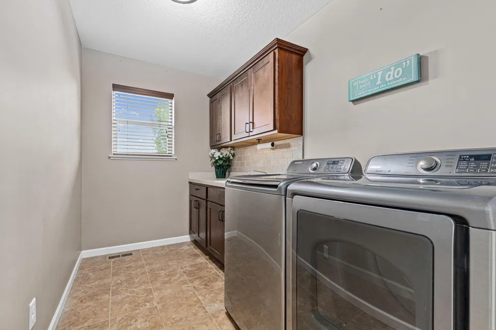 914 Prestwick Drive Belle Plaine, MN 56011