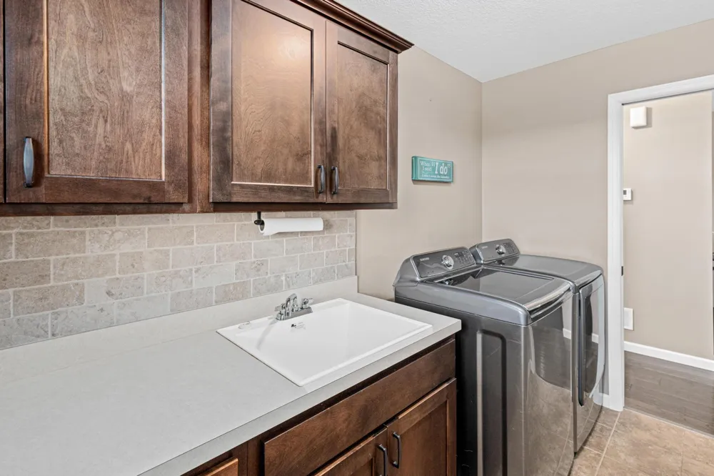 914 Prestwick Drive Belle Plaine, MN 56011