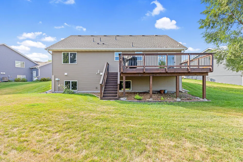 914 Prestwick Drive Belle Plaine, MN 56011