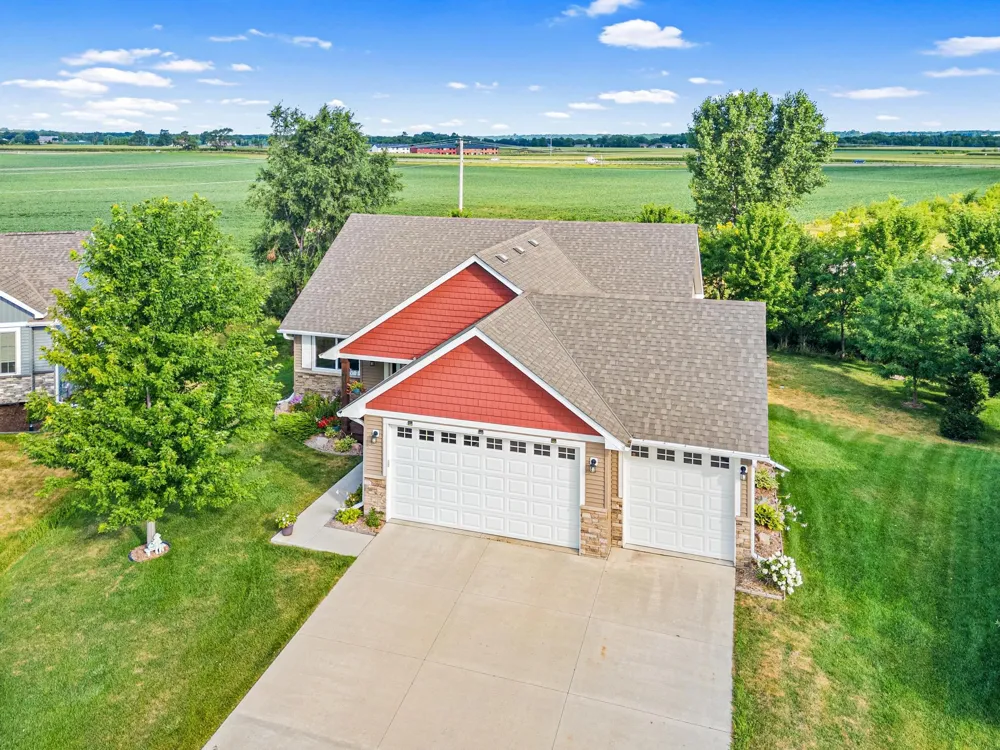 914 Prestwick Drive Belle Plaine, MN 56011
