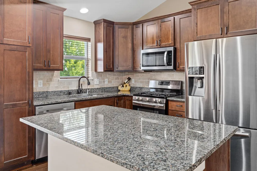 914 Prestwick Drive Belle Plaine, MN 56011