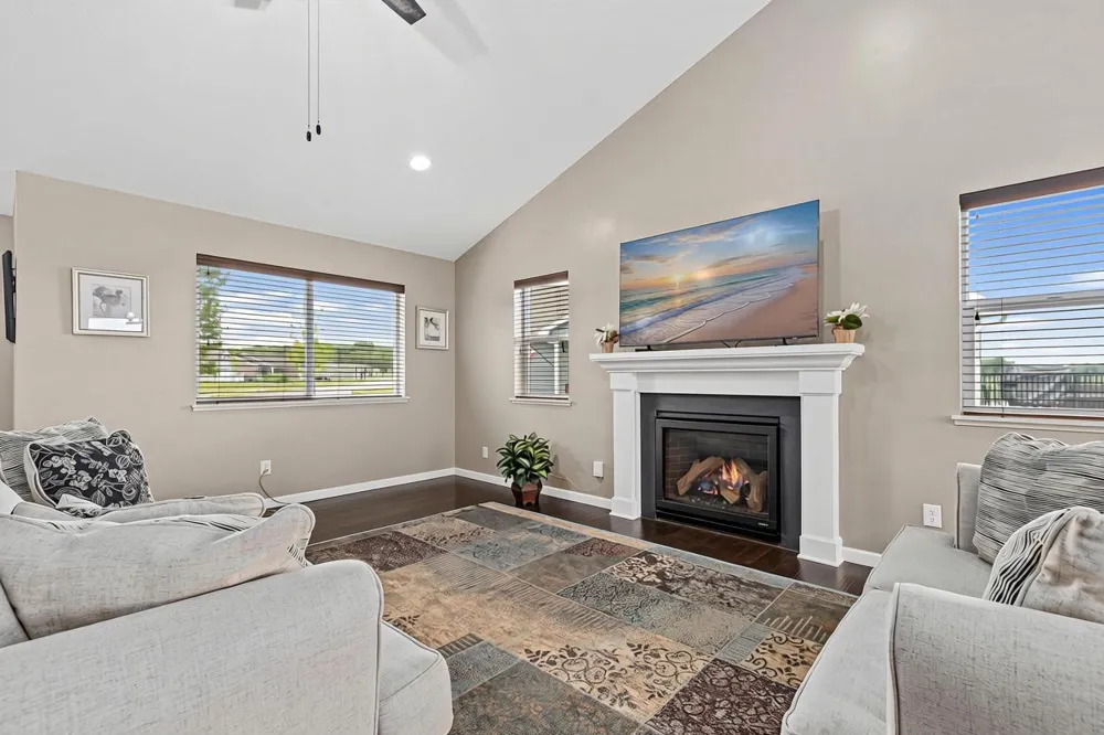 914 Prestwick Drive Belle Plaine, MN 56011