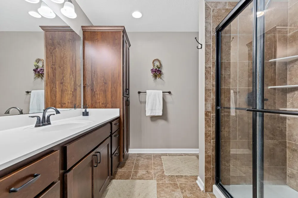 914 Prestwick Drive Belle Plaine, MN 56011