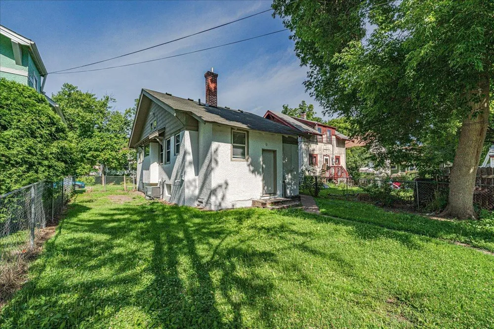 1710 Newton Avenue Minneapolis, MN 55411