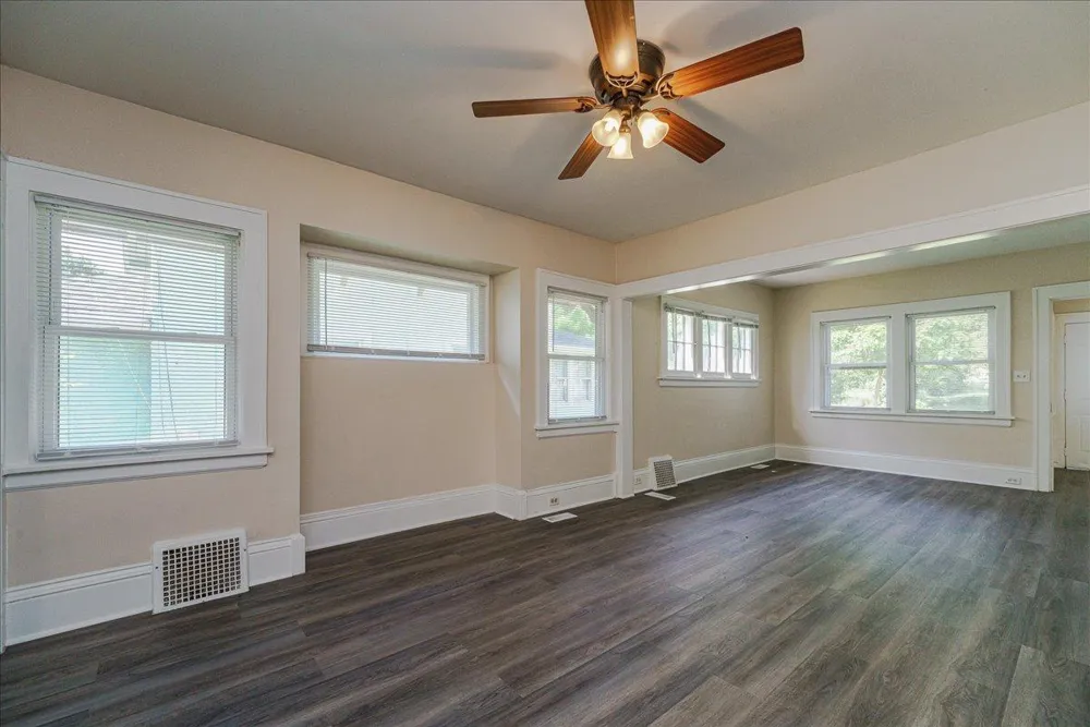 1710 Newton Avenue Minneapolis, MN 55411