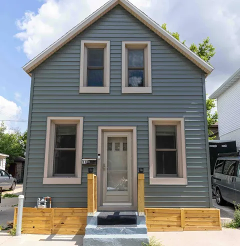 118 E Spring Street