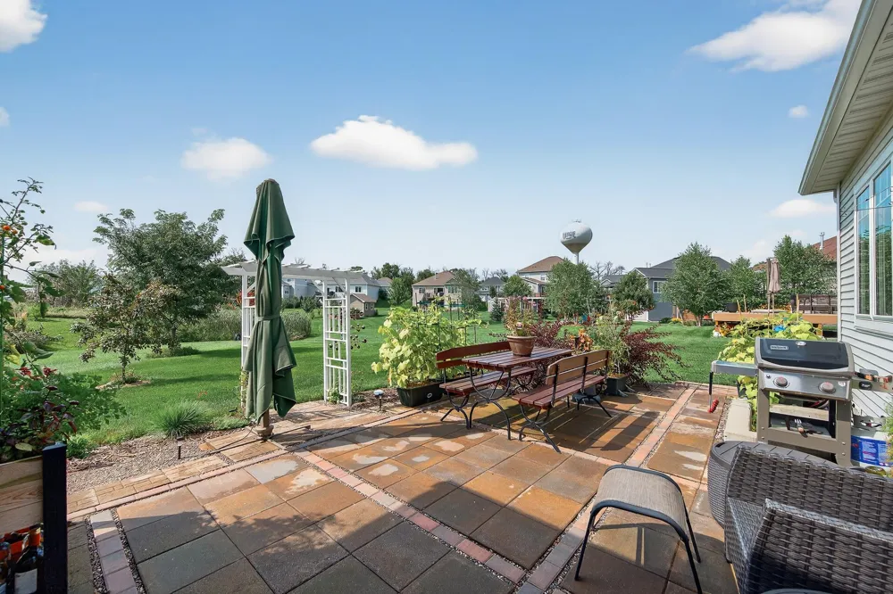 2209 Naples Avenue Cologne, MN 55322