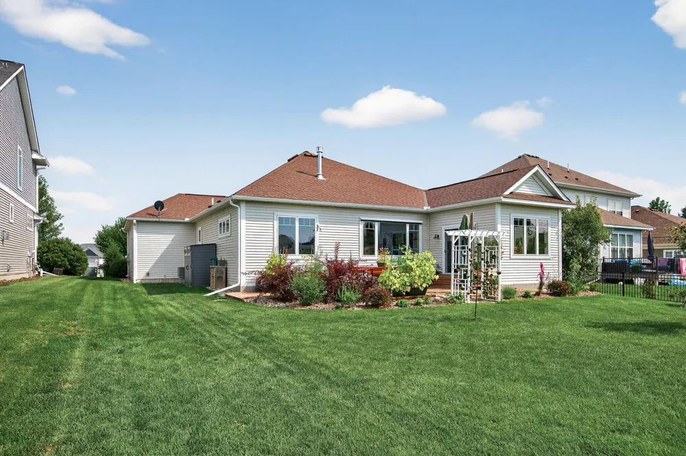 2209 Naples Avenue Cologne, MN 55322