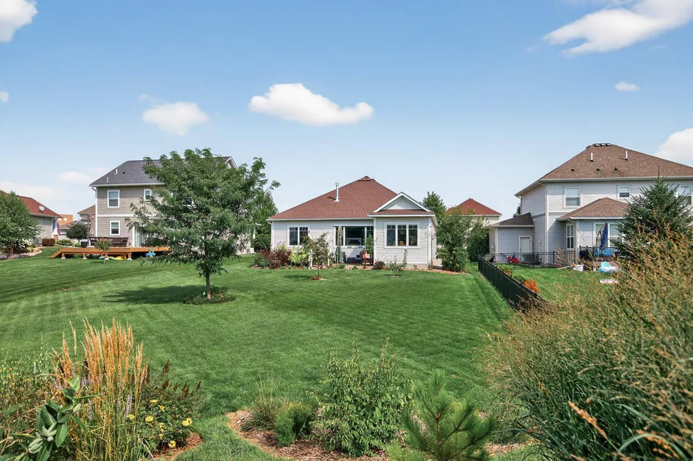 2209 Naples Avenue Cologne, MN 55322