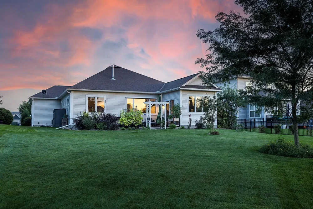 2209 Naples Avenue Cologne, MN 55322