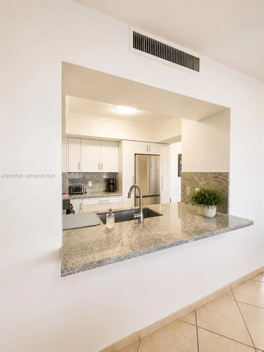 3505 S Ocean Dr #401 Hollywood, FL 33019