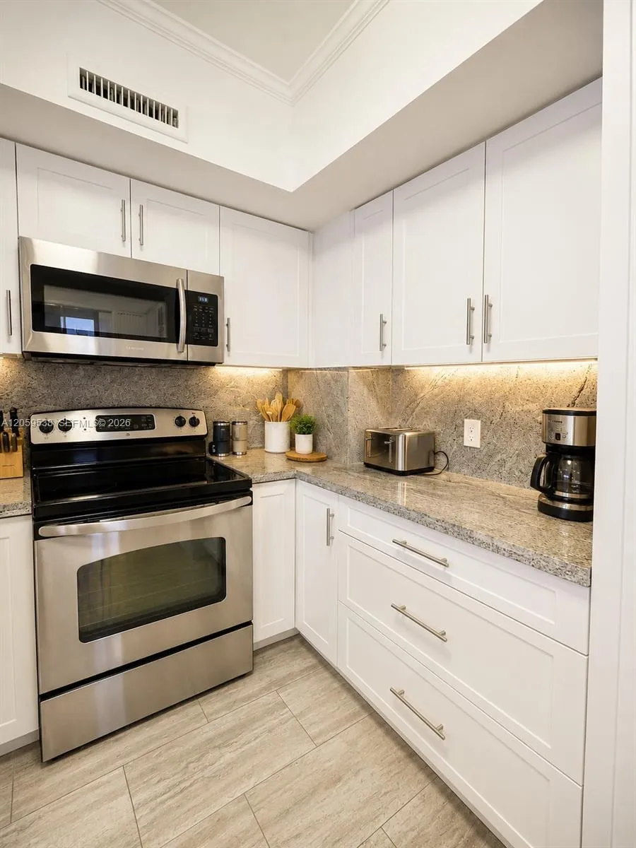 3505 S Ocean Dr #401 Hollywood, FL 33019