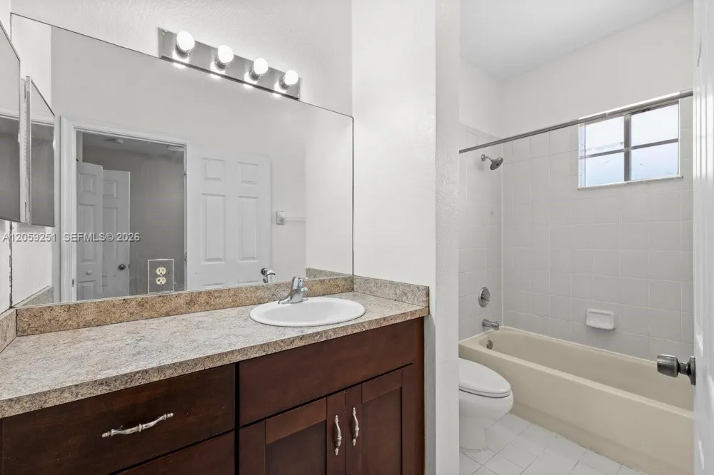 7929 Tuscany Dr Tamarac, FL 33321