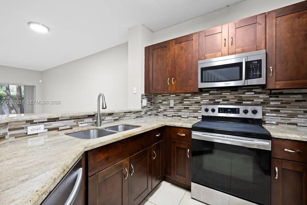 7929 Tuscany Dr Tamarac, FL 33321