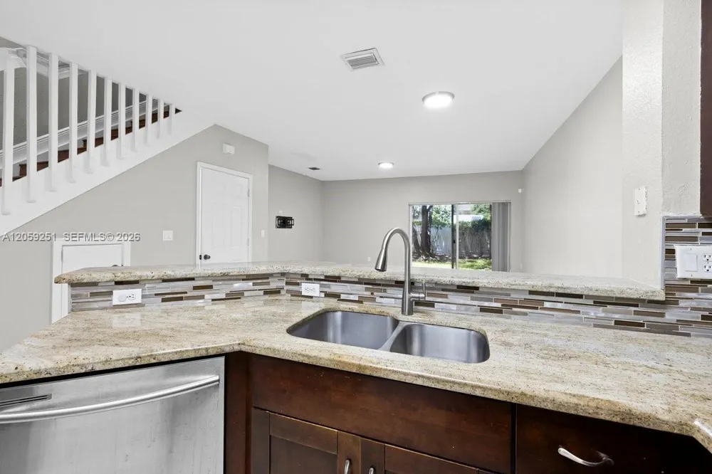 7929 Tuscany Dr Tamarac, FL 33321