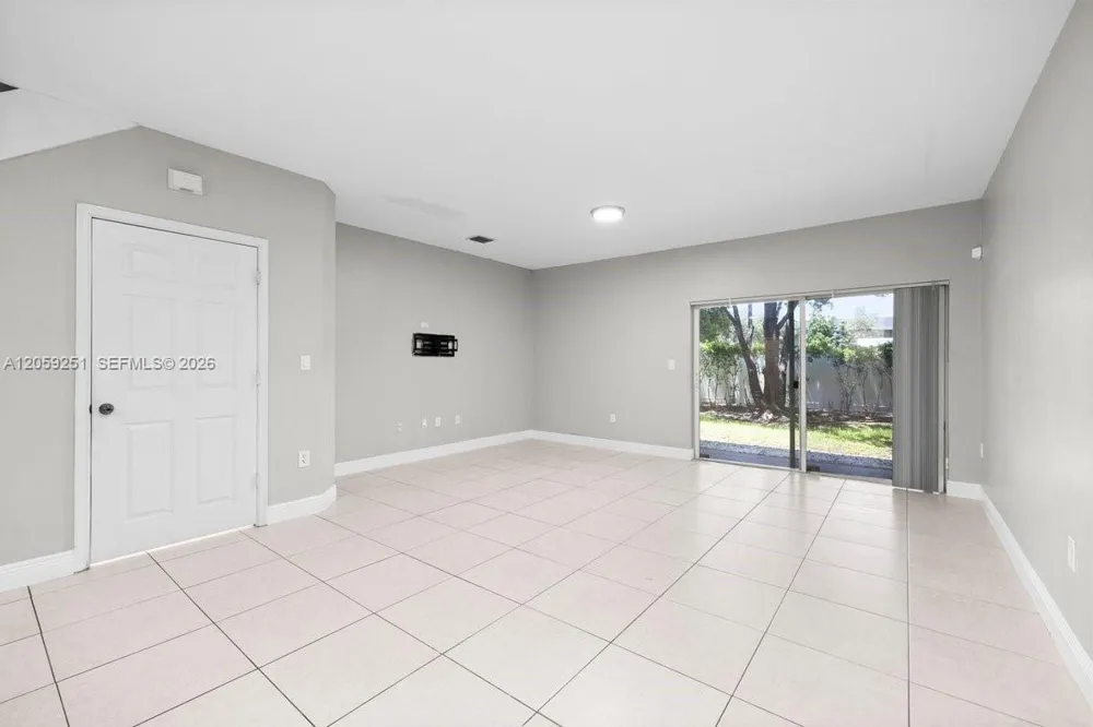7929 Tuscany Dr Tamarac, FL 33321