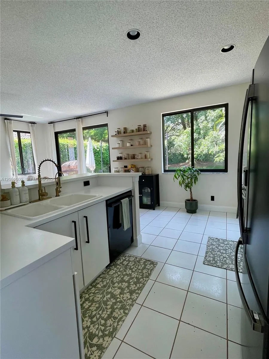 1456 Sabal Trl Weston, FL 33327