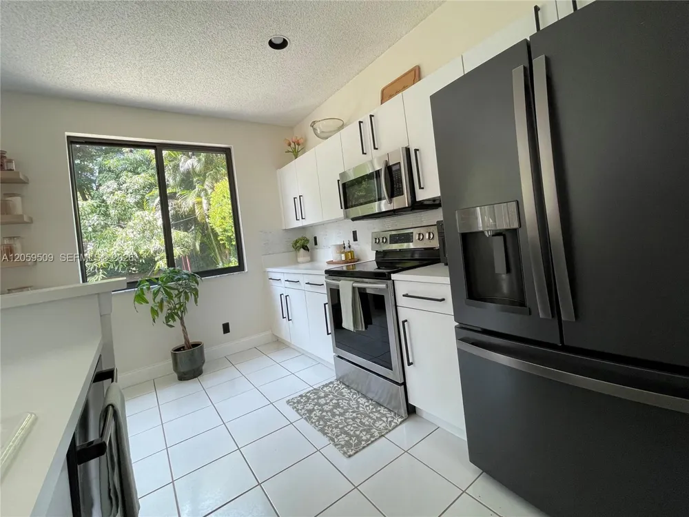 1456 Sabal Trl Weston, FL 33327