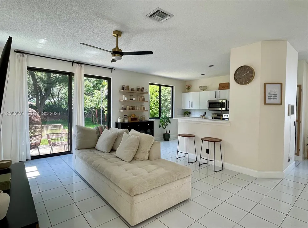 1456 Sabal Trl Weston, FL 33327