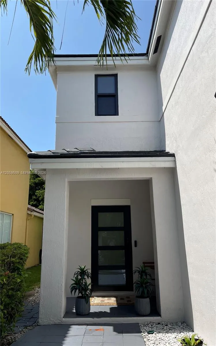 1456 Sabal Trl Weston, FL 33327