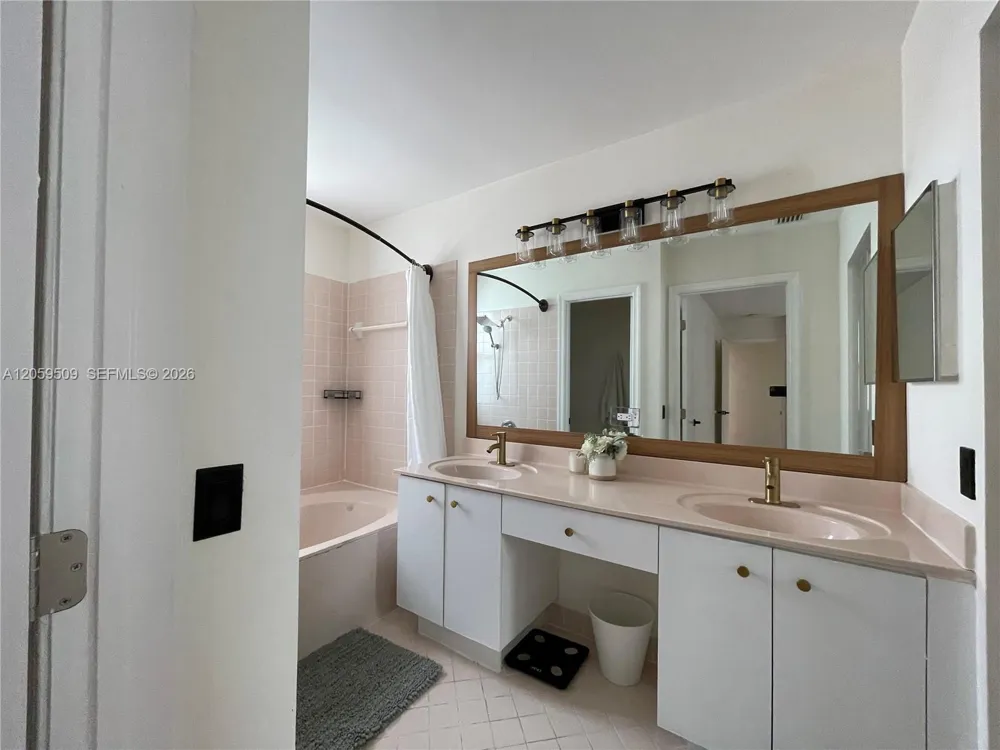 1456 Sabal Trl Weston, FL 33327