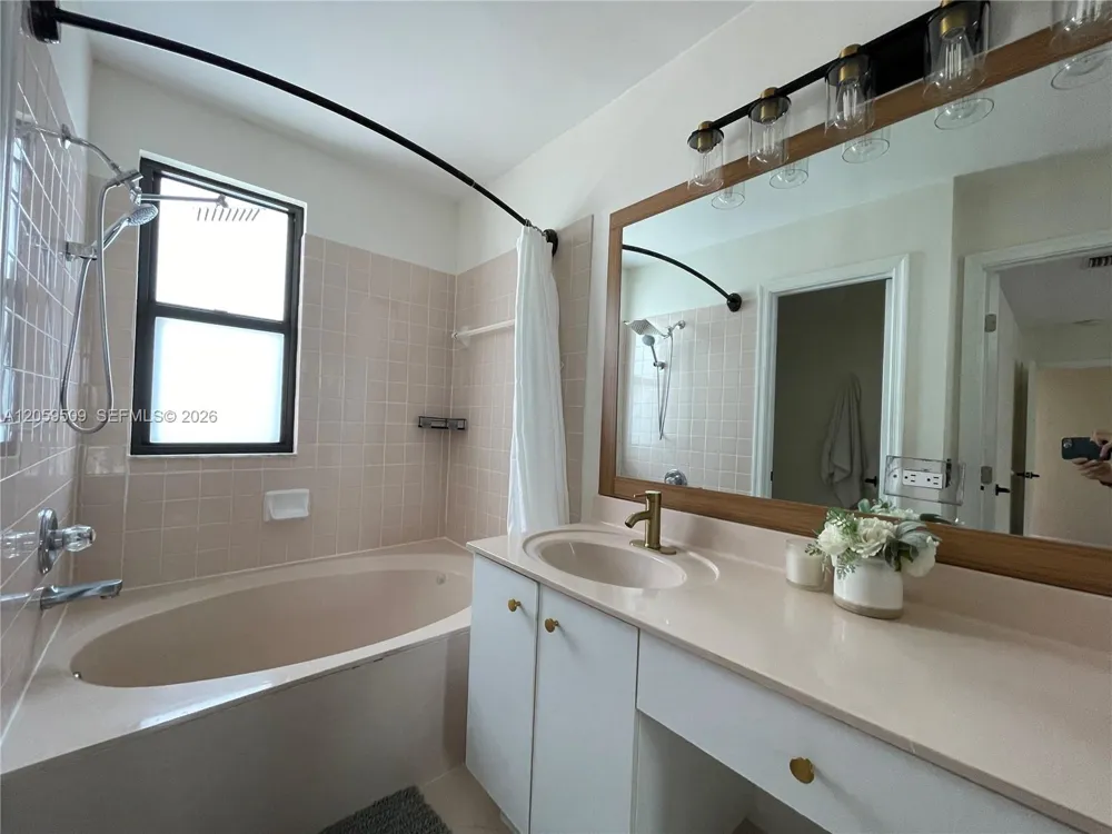 1456 Sabal Trl Weston, FL 33327