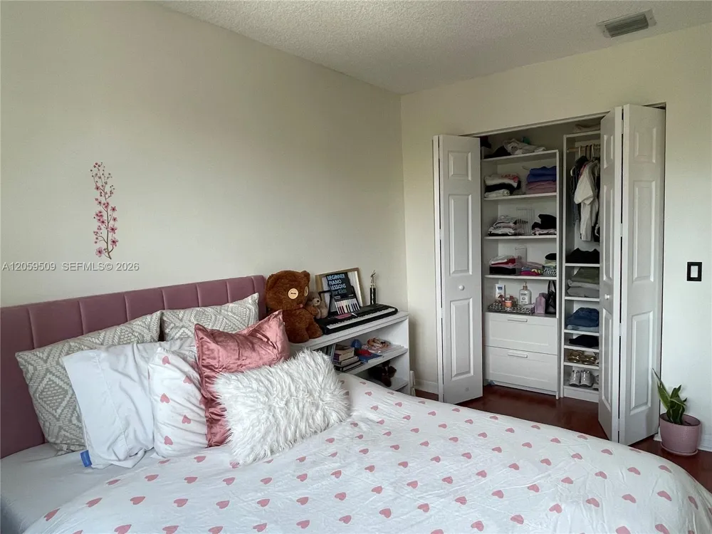 1456 Sabal Trl Weston, FL 33327