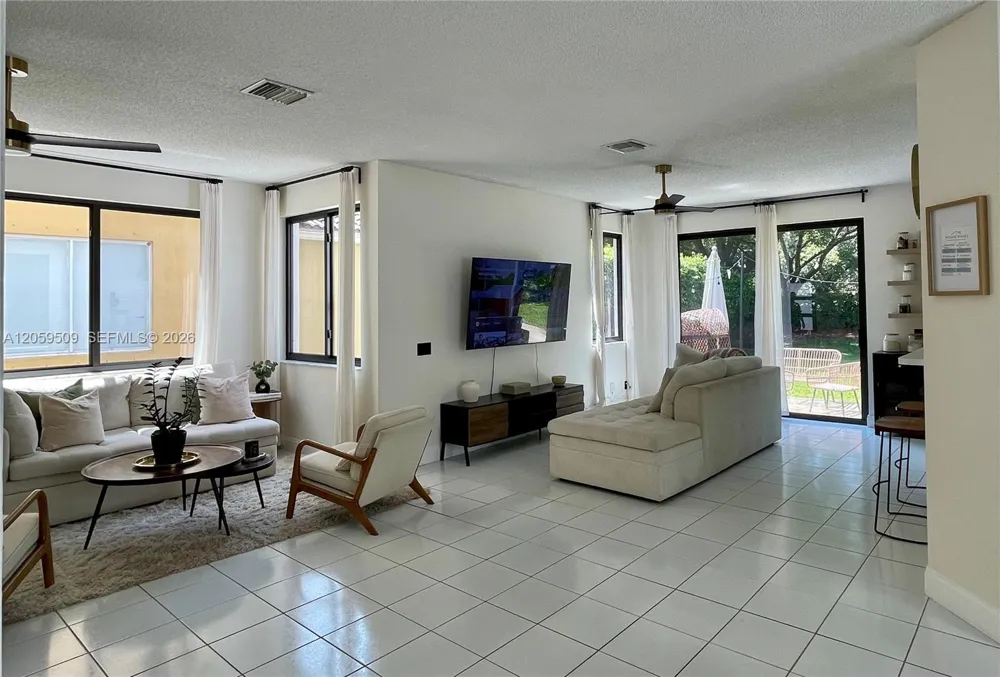 1456 Sabal Trl Weston, FL 33327
