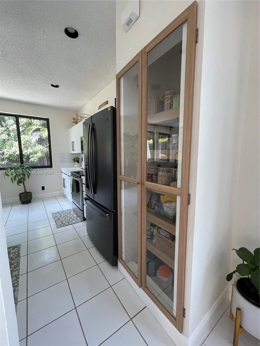 1456 Sabal Trl Weston, FL 33327