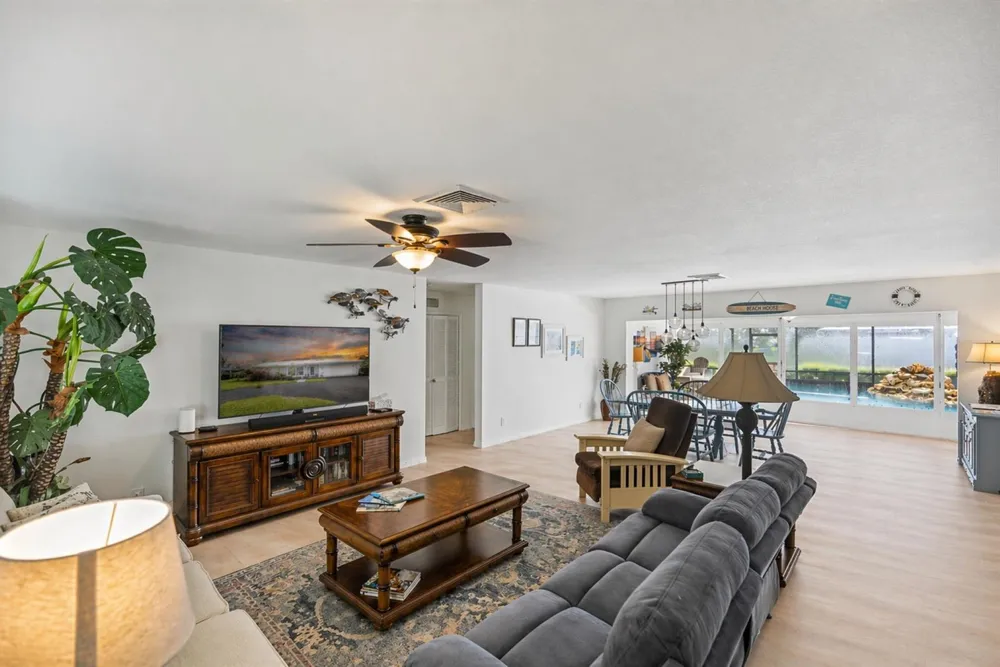 2066 5TH COURT SE Vero Beach, FL 32962