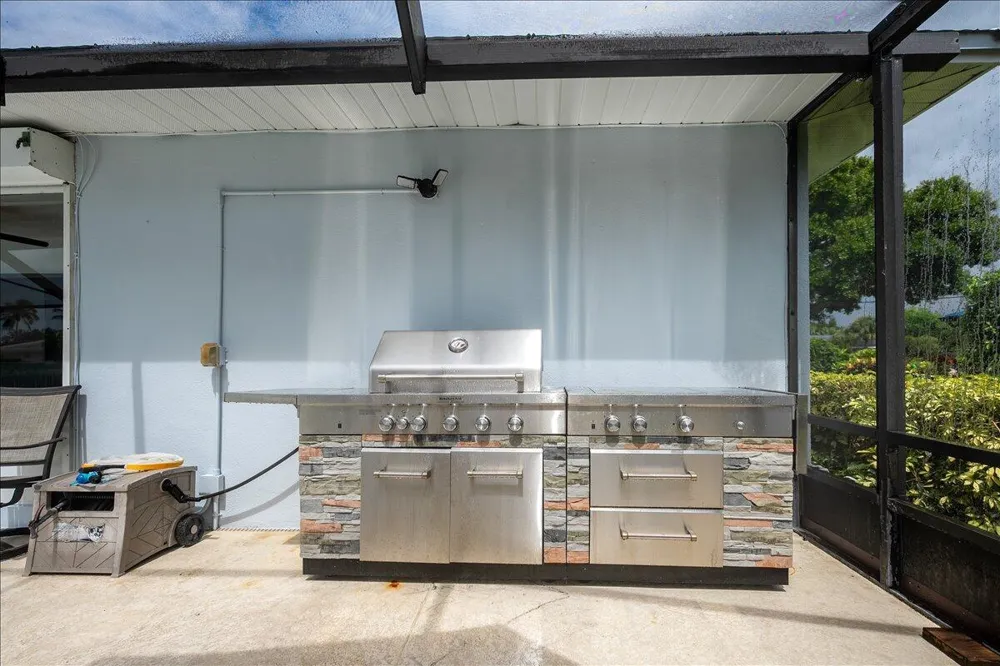 2066 5TH COURT SE Vero Beach, FL 32962