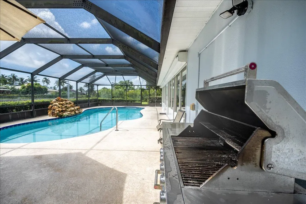 2066 5TH COURT SE Vero Beach, FL 32962