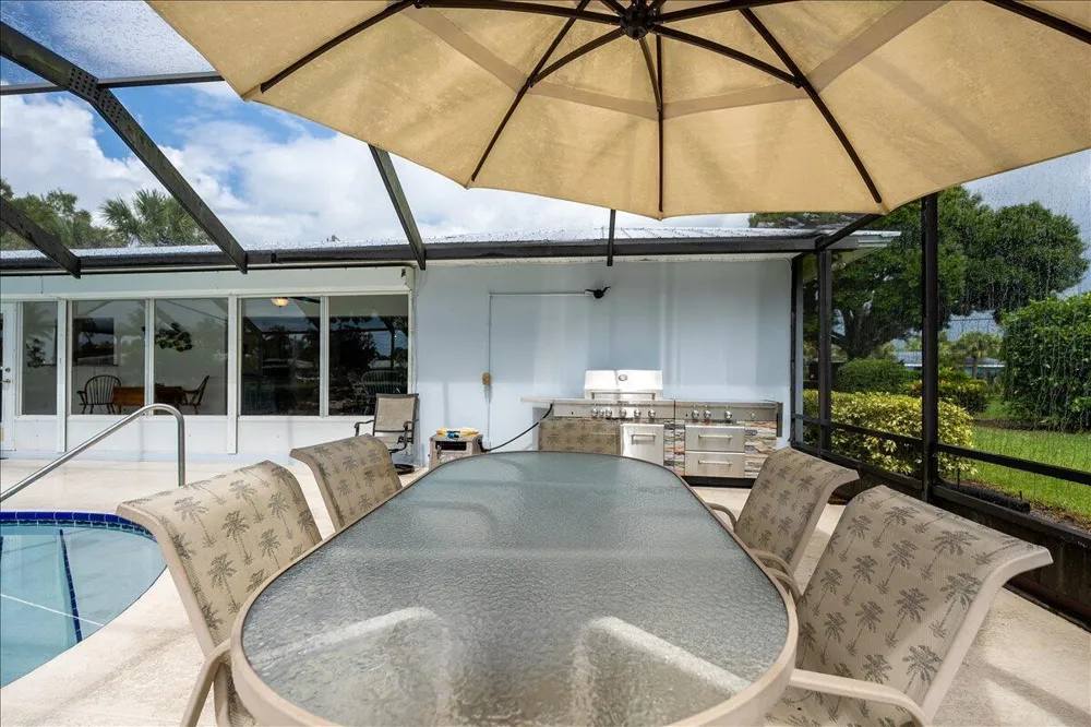 2066 5TH COURT SE Vero Beach, FL 32962