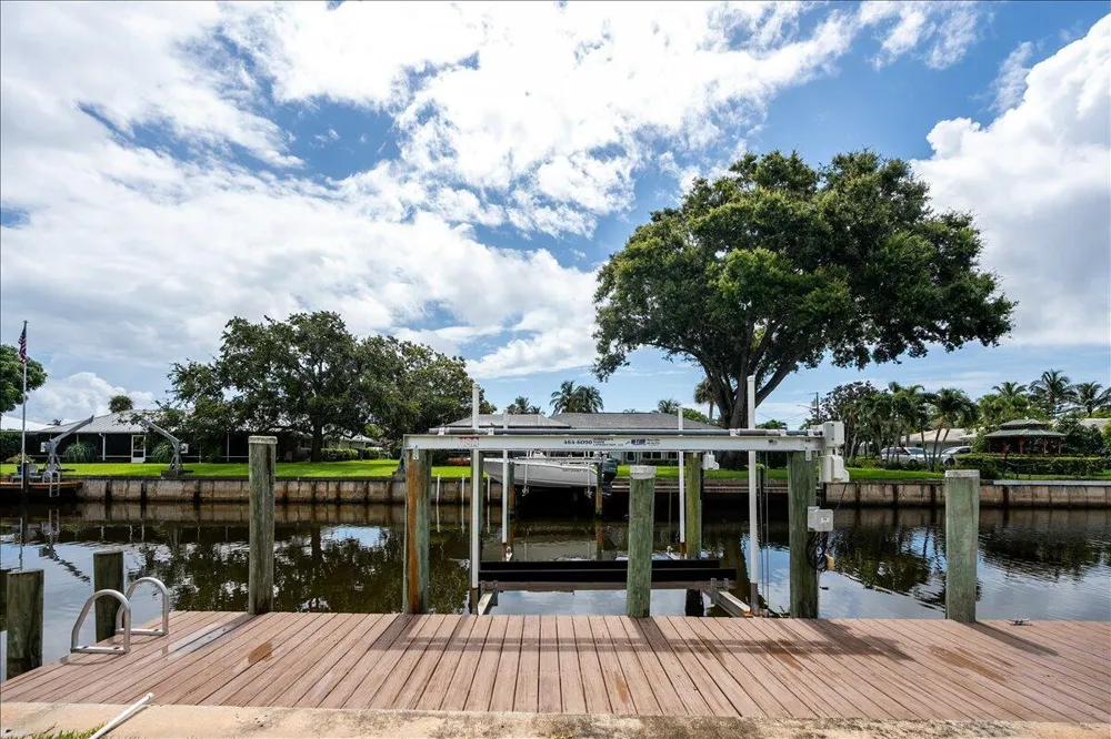 2066 5TH COURT SE Vero Beach, FL 32962