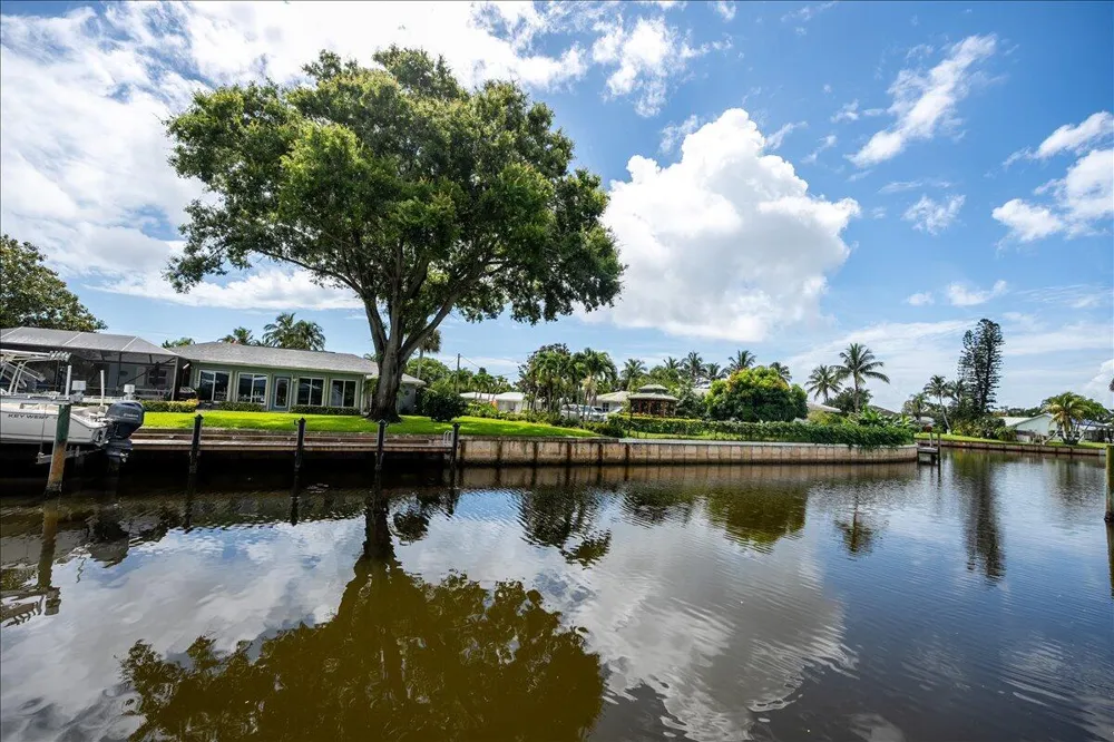 2066 5TH COURT SE Vero Beach, FL 32962